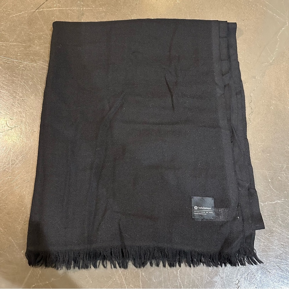 NWOT Lululemon Women’s Long Rectangle Wool Scarf Pashmina - Picture 2 of 5